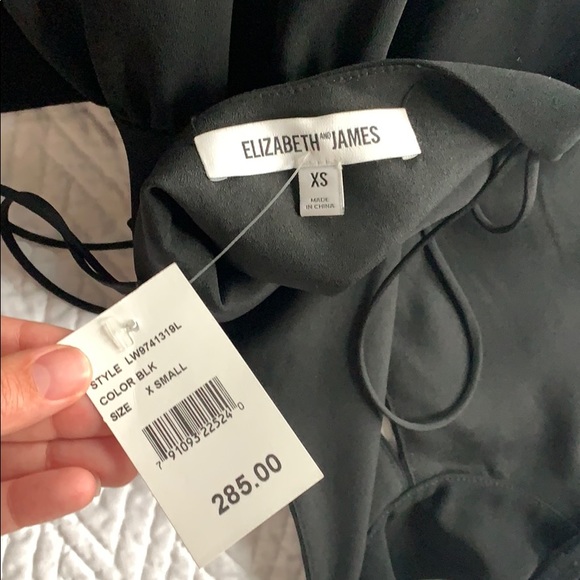 Elizabeth and James
Perth Mock-Neck Peplum Top - Picture 4 of 6